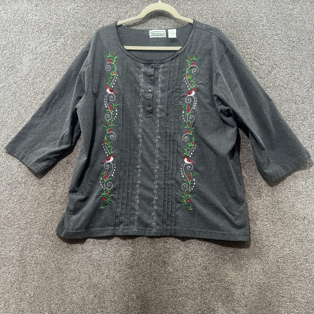 Shenanigans Henley Popover Top Women 1X Gray Embroidered Cardinal 3/4 Sleeve 90s